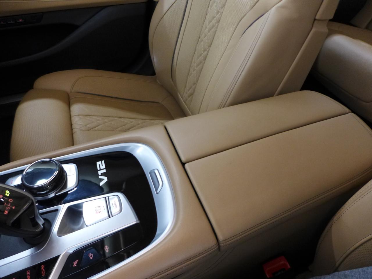 BMW 7-Series M760i xDrive 2019