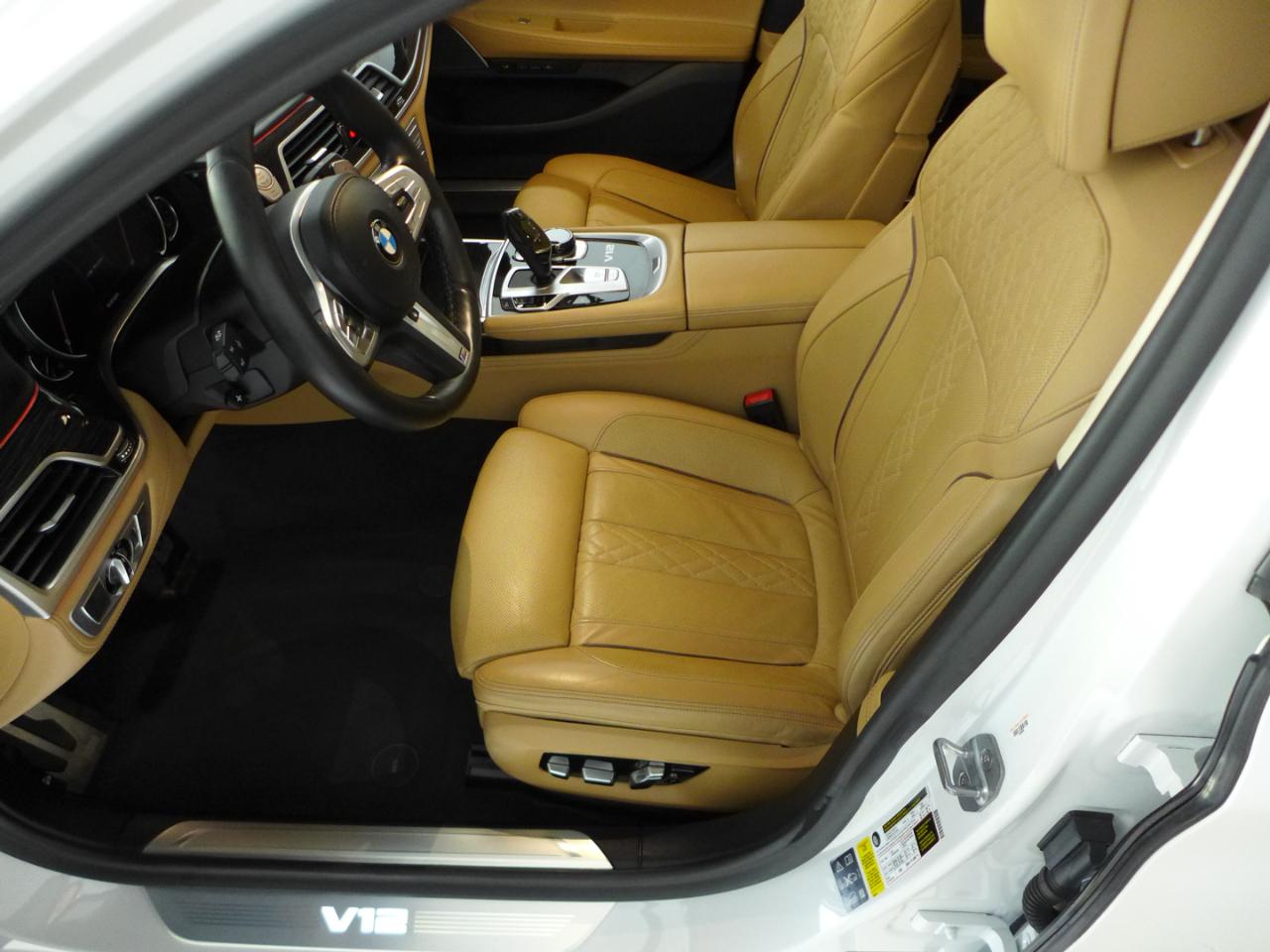 BMW 7-Series M760i xDrive 2019