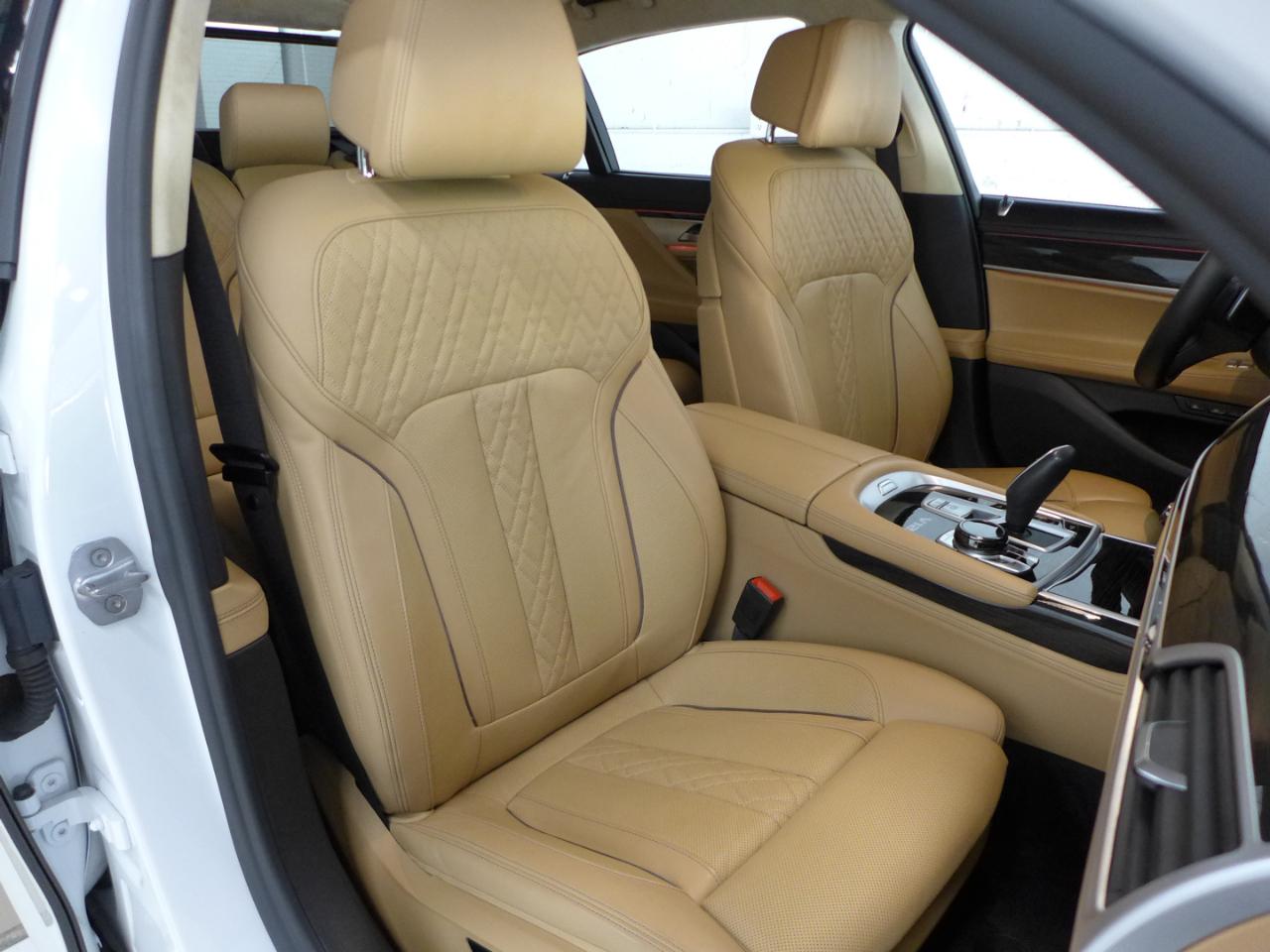 BMW 7-Series M760i xDrive 2019