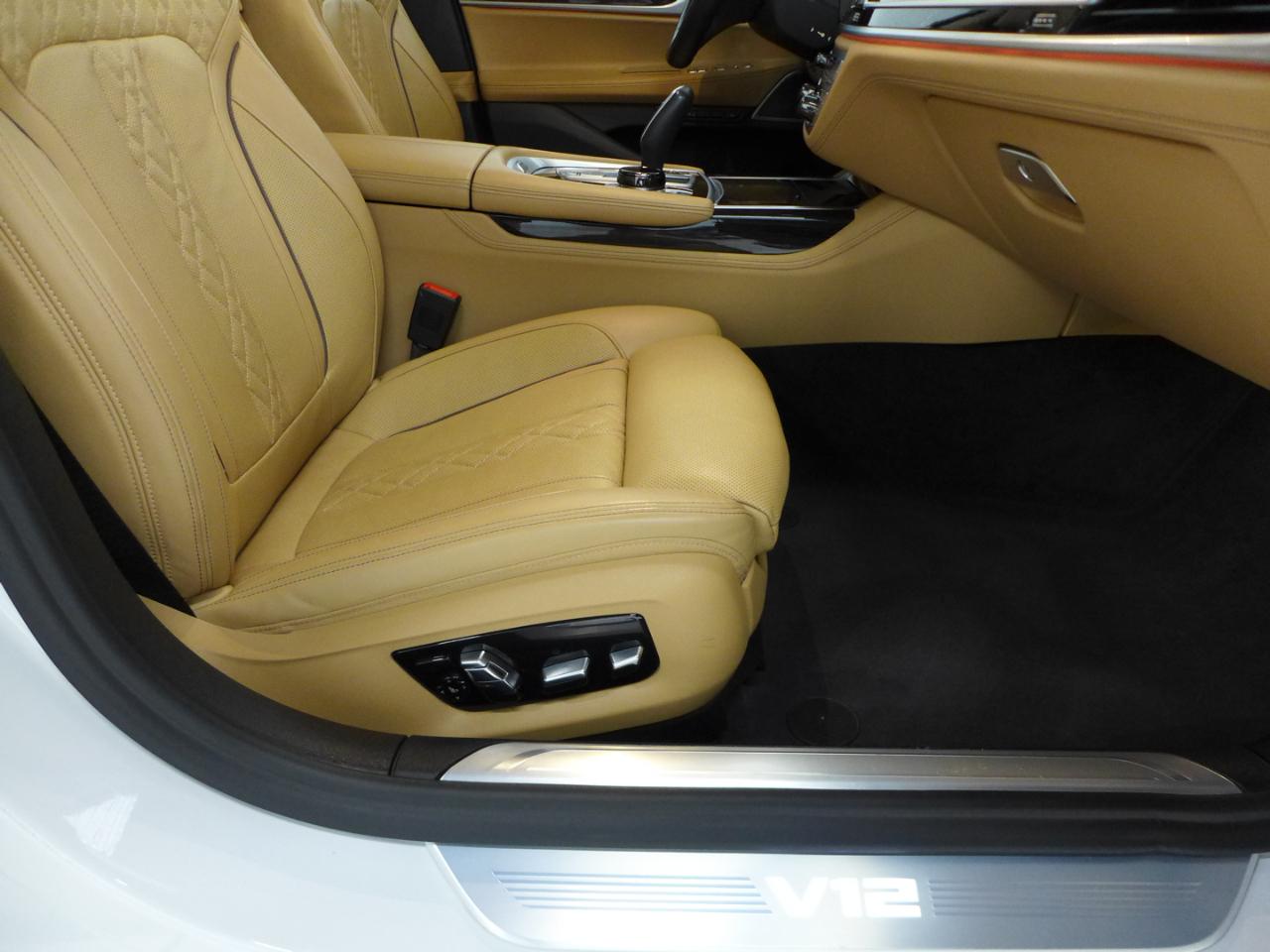 BMW 7-Series M760i xDrive 2019