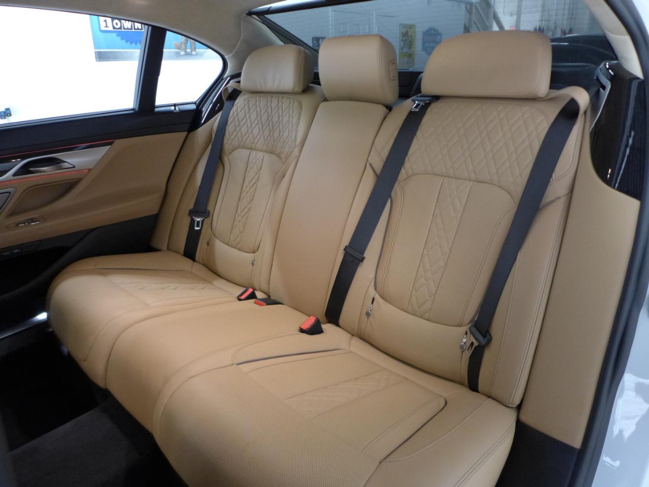BMW 7-Series M760i xDrive 2019