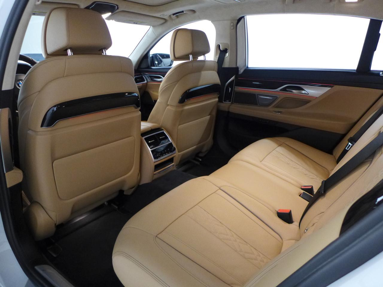 BMW 7-Series M760i xDrive 2019