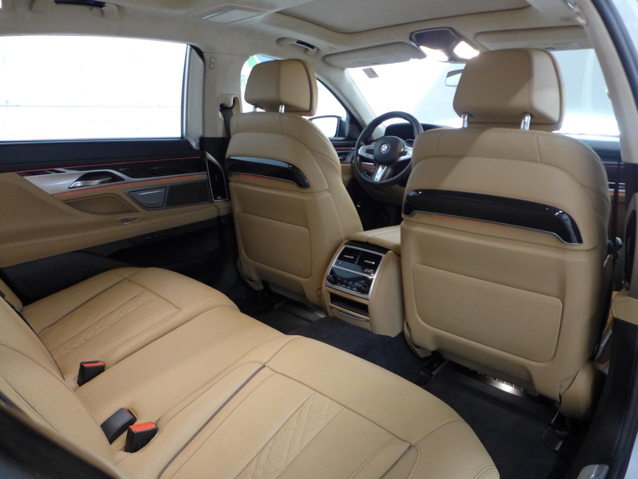 BMW 7-Series M760i xDrive 2019