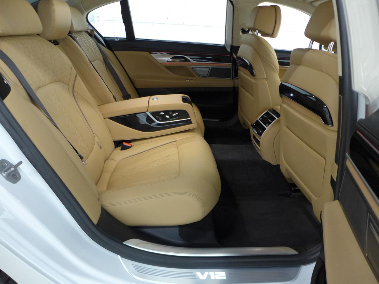 BMW 7-Series M760i xDrive 2019