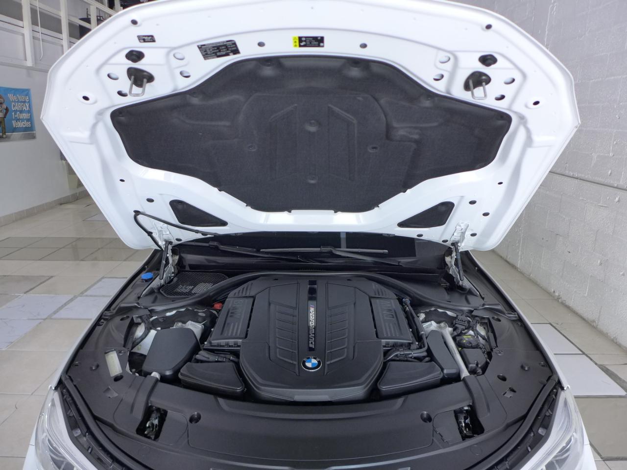 BMW 7-Series M760i xDrive 2019