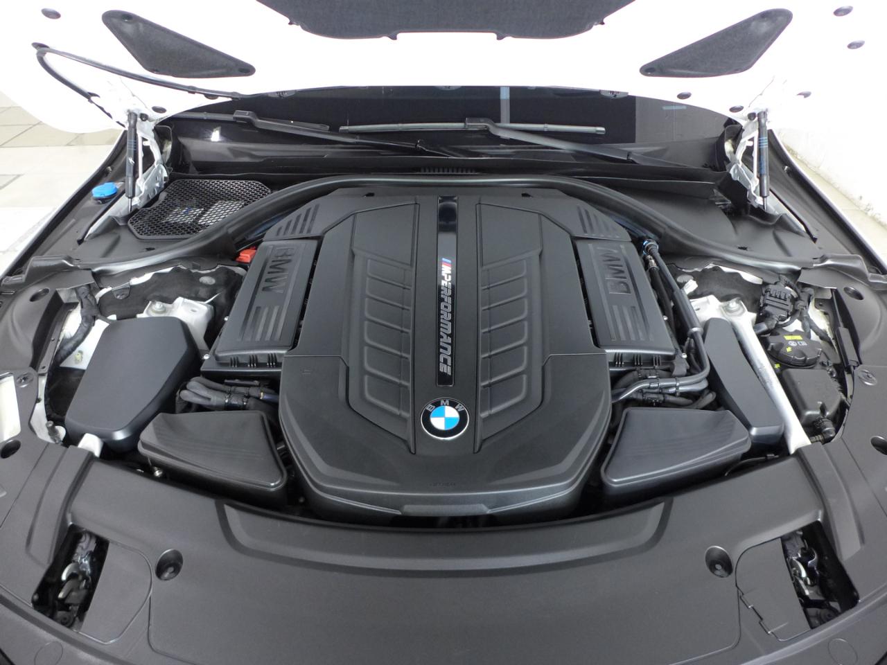 BMW 7-Series M760i xDrive 2019