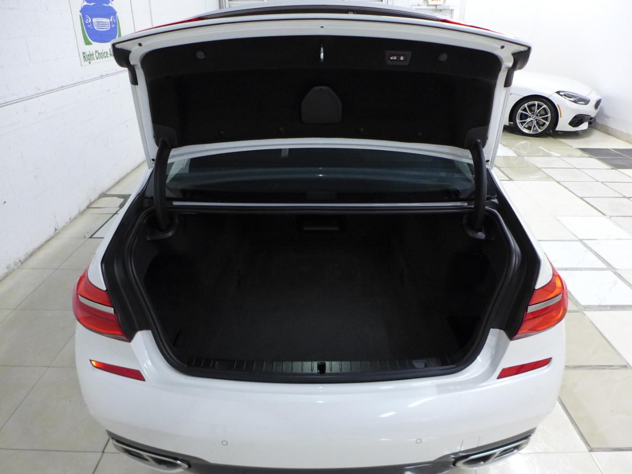 BMW 7-Series M760i xDrive 2019