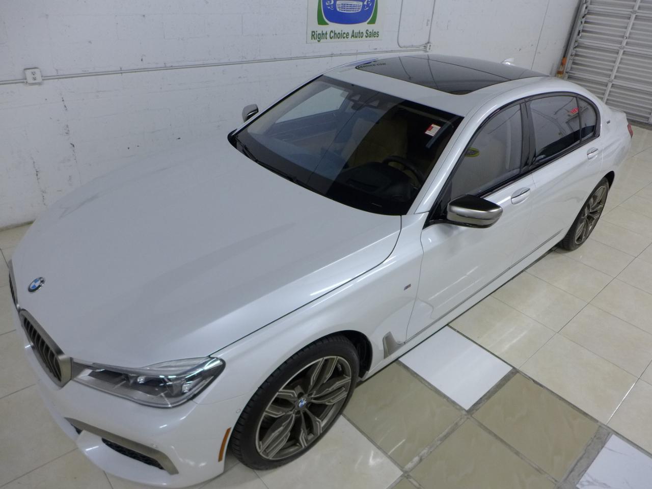 BMW 7-Series M760i xDrive 2019