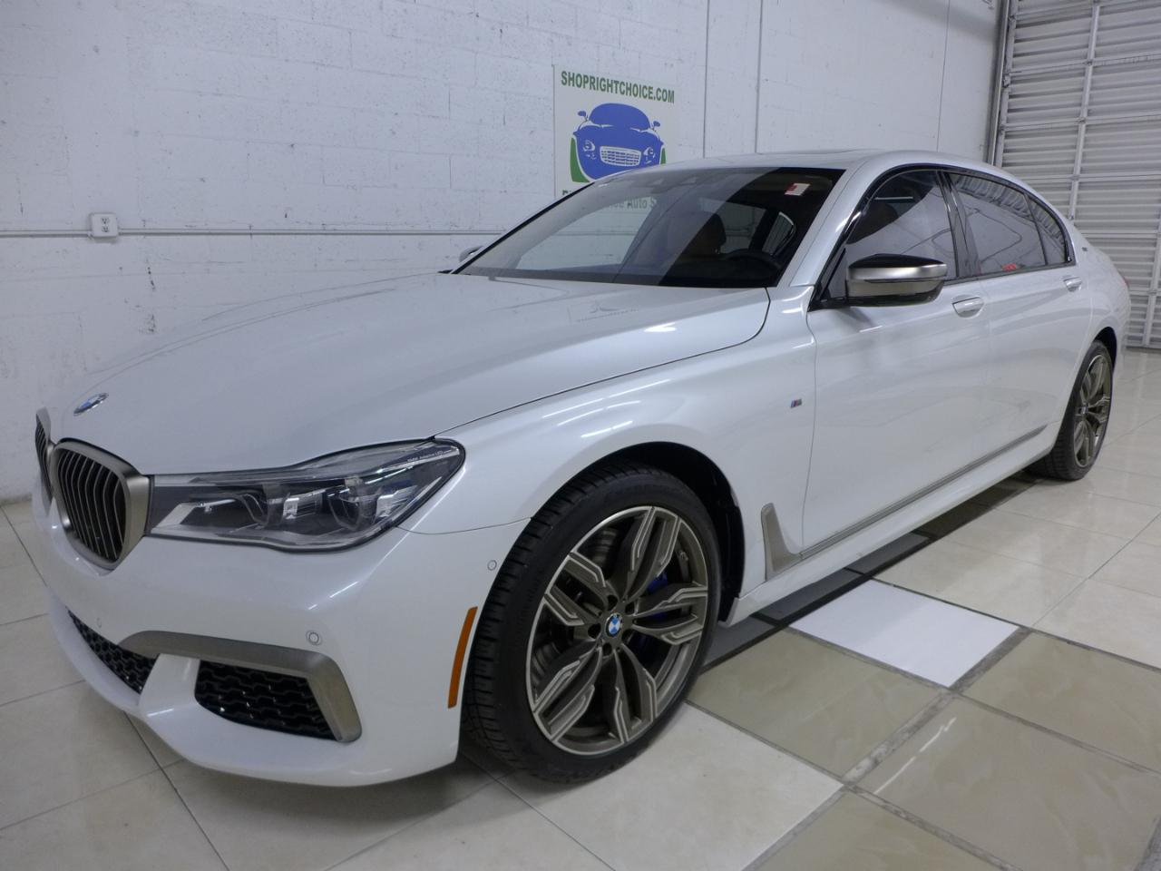BMW 7-Series M760i xDrive 2019