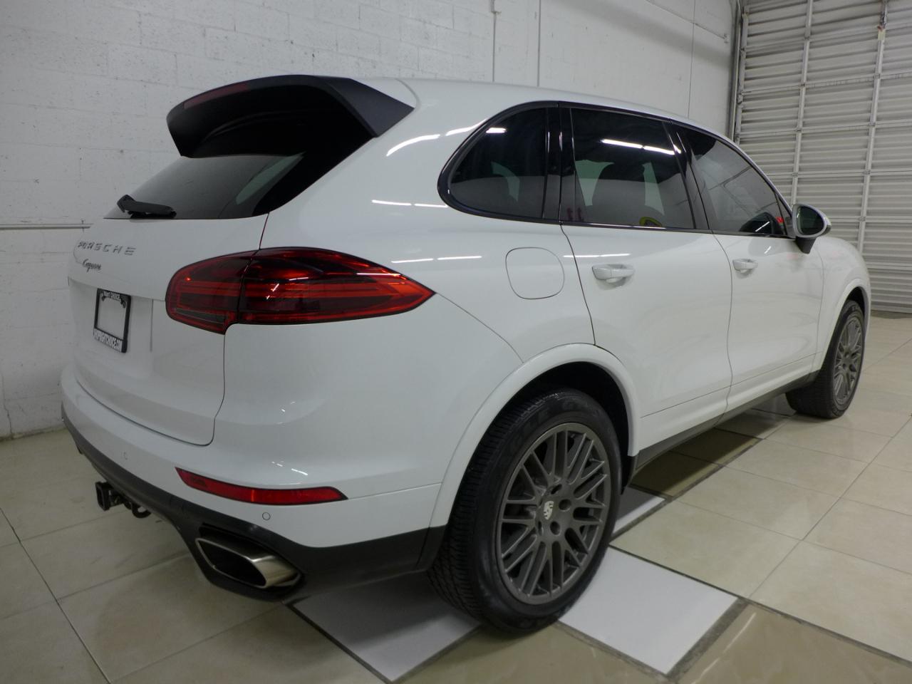 Porsche Cayenne Platinum Edition AWD 2017