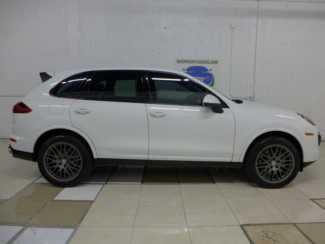 Porsche Cayenne Platinum Edition AWD 2017