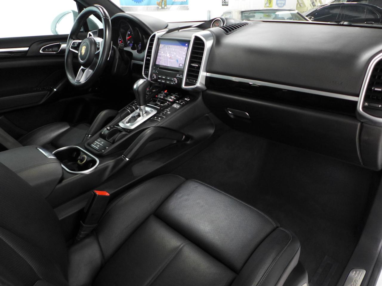 Porsche Cayenne Platinum Edition AWD 2017