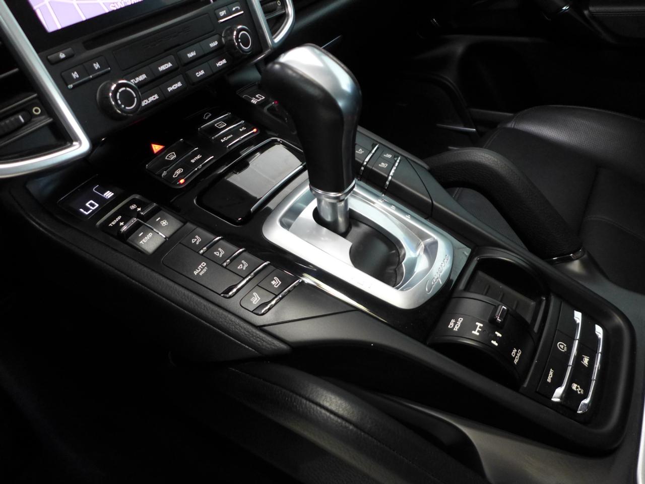 Porsche Cayenne Platinum Edition AWD 2017