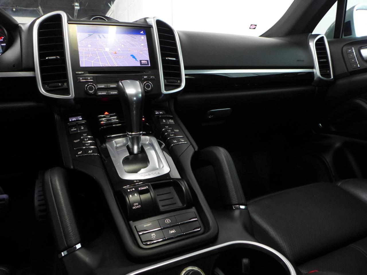 Porsche Cayenne Platinum Edition AWD 2017