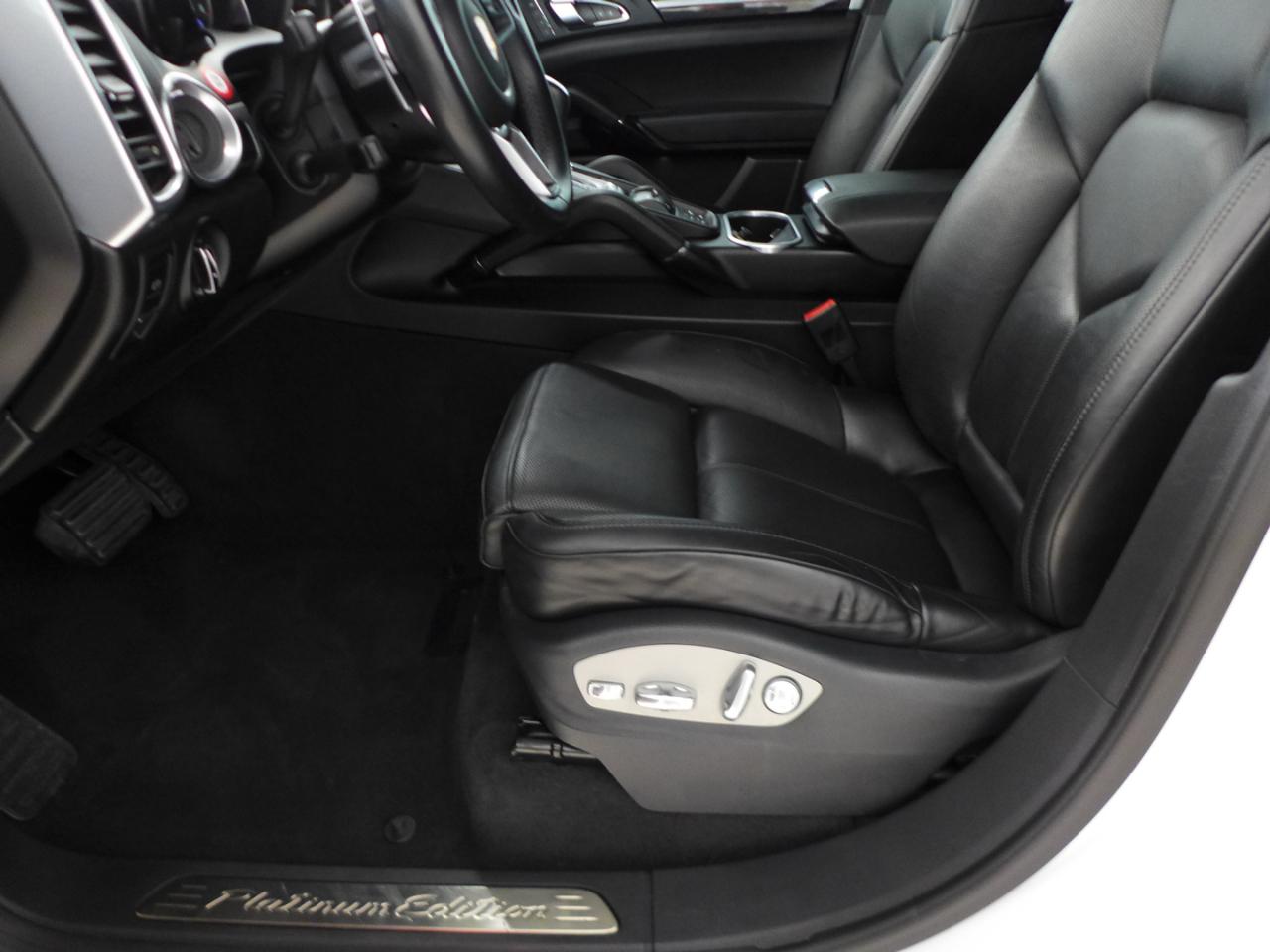 Porsche Cayenne Platinum Edition AWD 2017