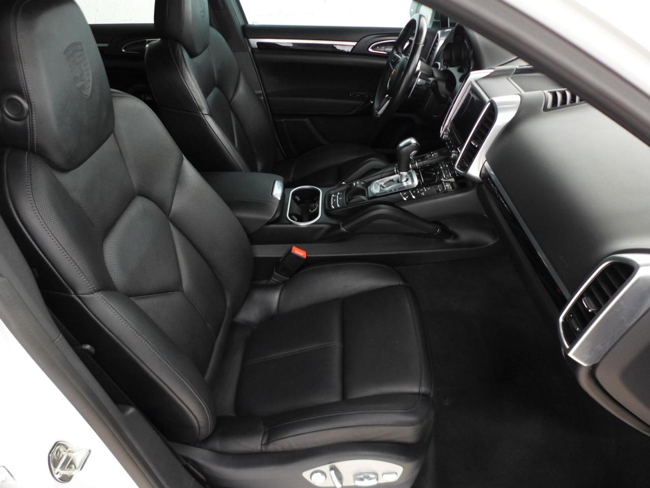 Porsche Cayenne Platinum Edition AWD 2017