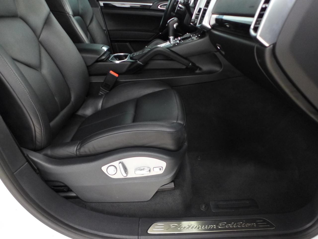Porsche Cayenne Platinum Edition AWD 2017
