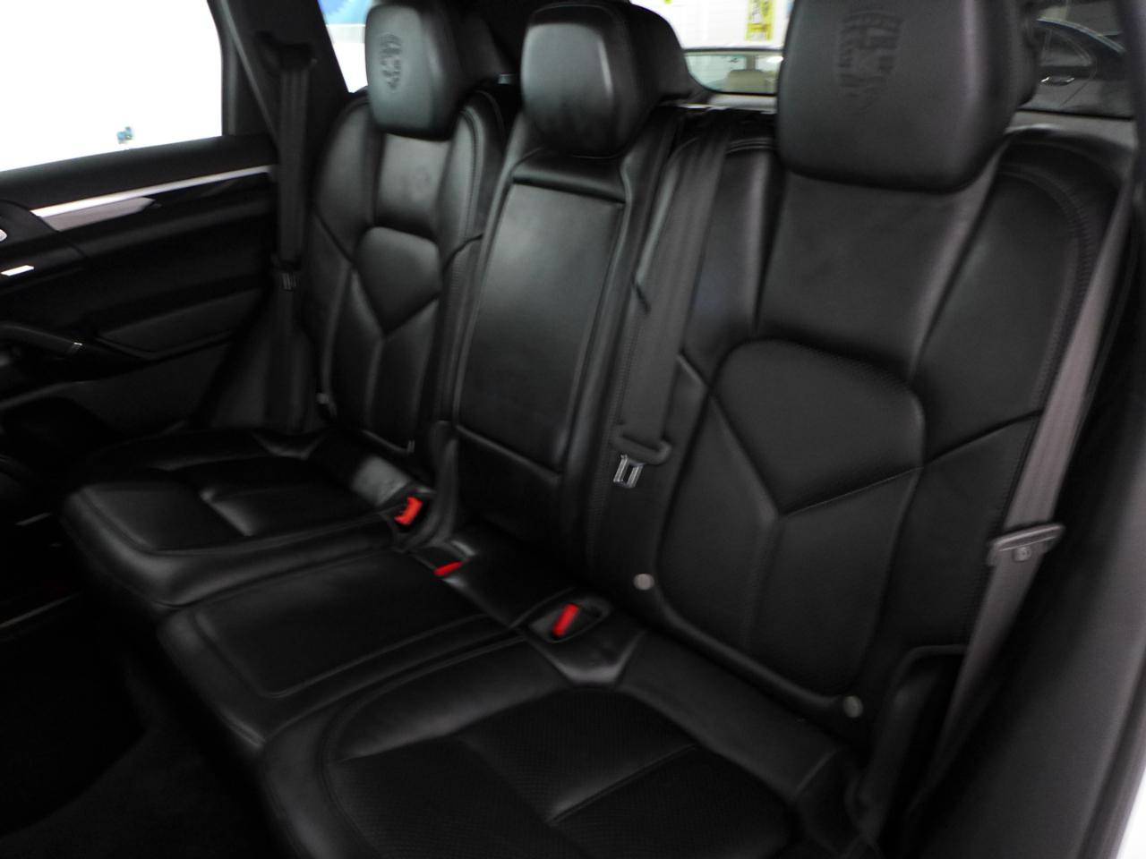 Porsche Cayenne Platinum Edition AWD 2017