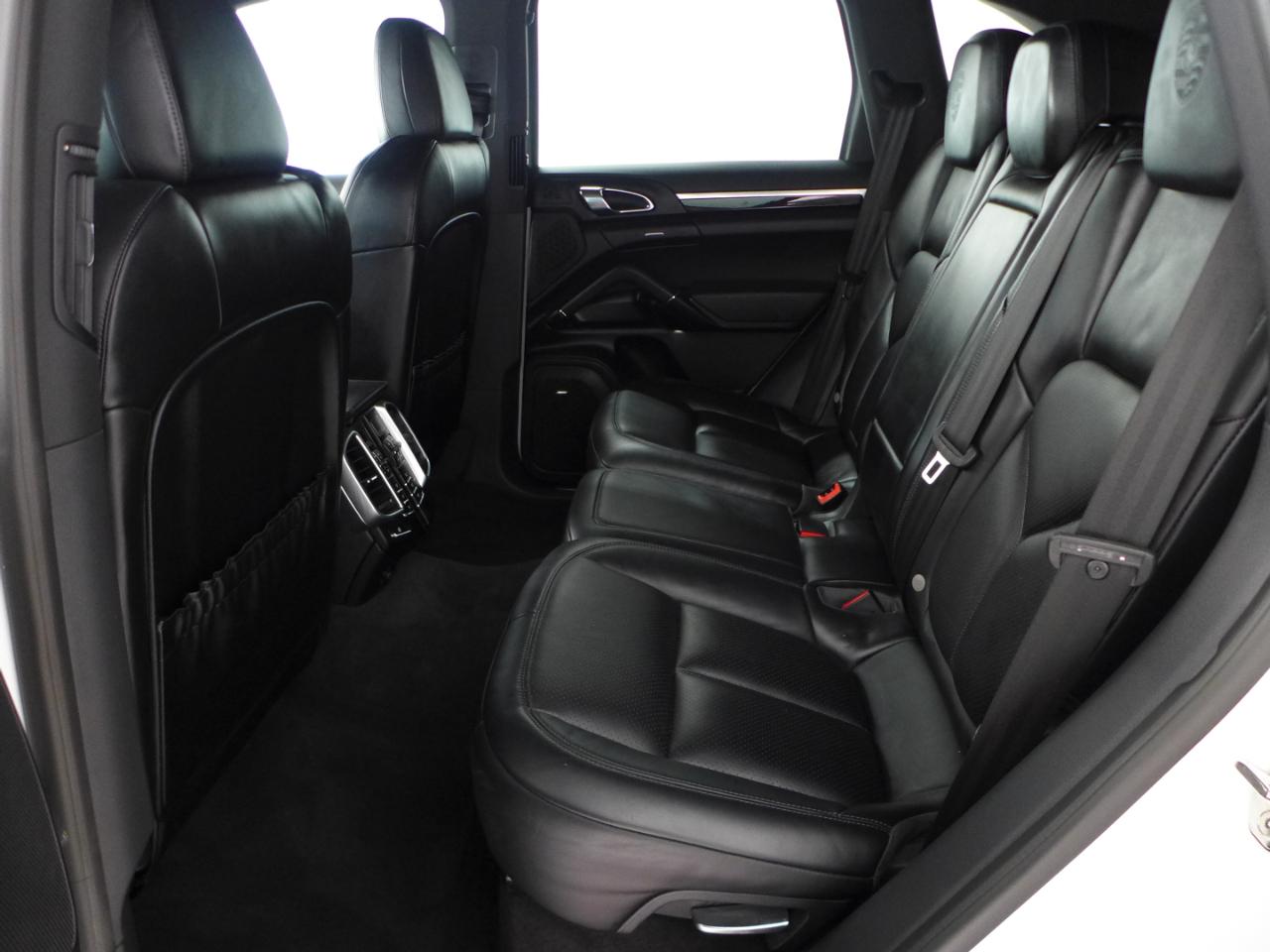 Porsche Cayenne Platinum Edition AWD 2017