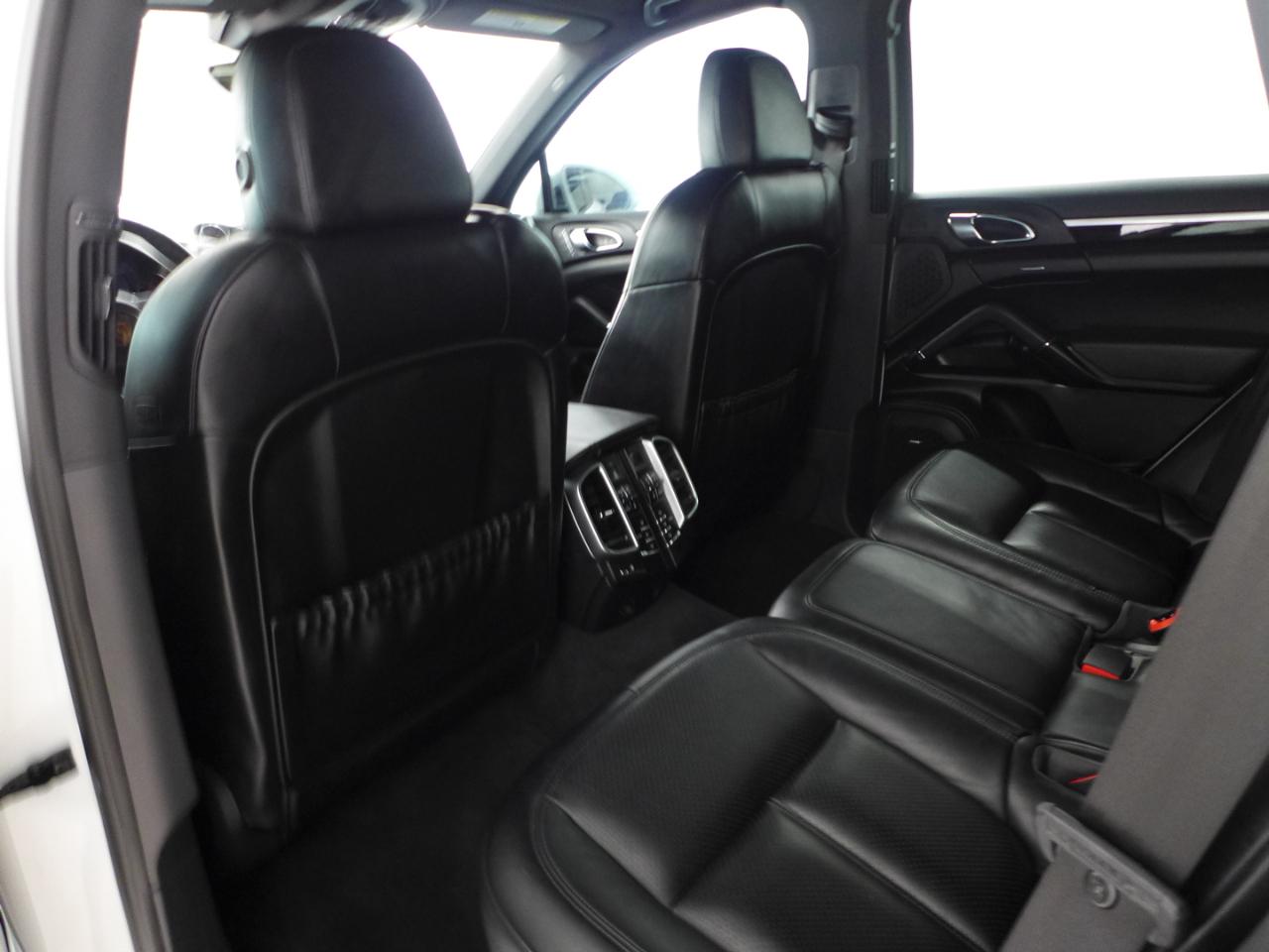 Porsche Cayenne Platinum Edition AWD 2017