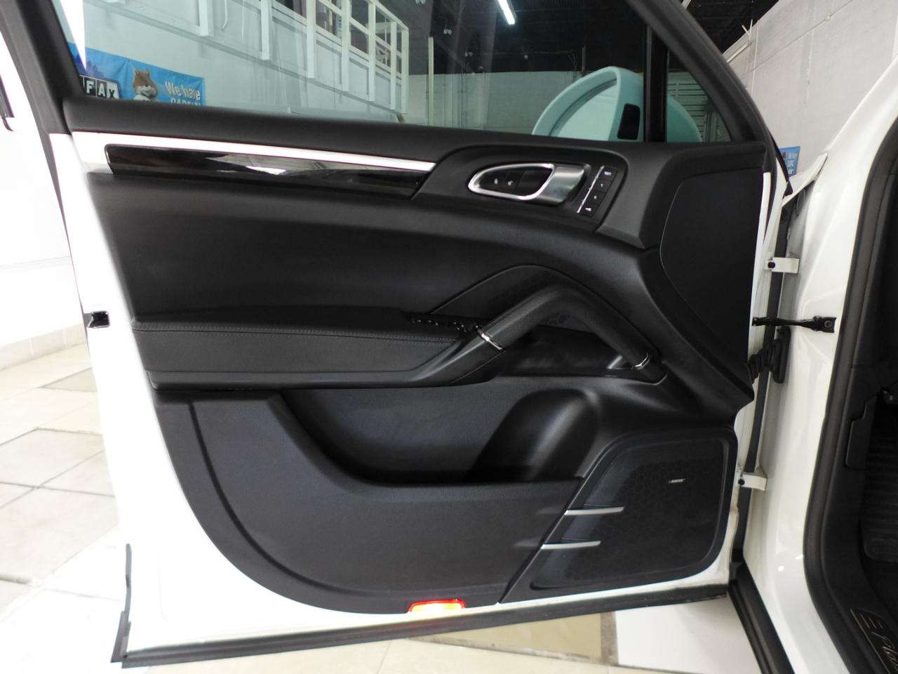 Porsche Cayenne Platinum Edition AWD 2017
