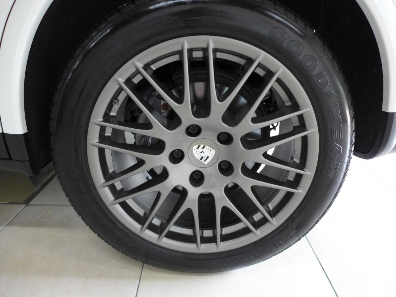 Porsche Cayenne Platinum Edition AWD 2017