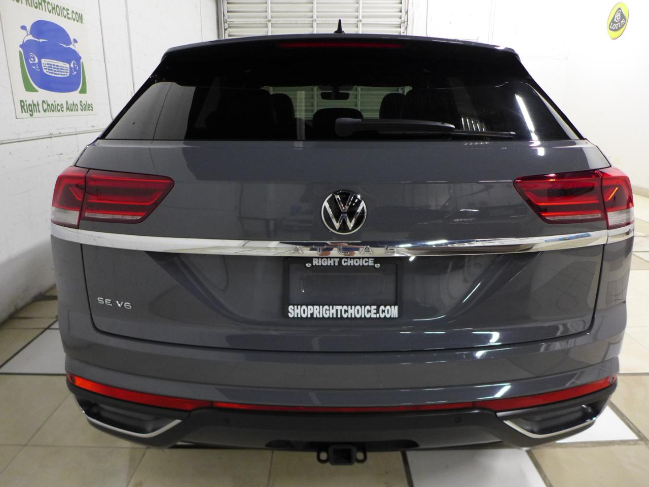 2022 Volkswagen Atlas Cross Sport SE w/Tech - Photo 10
