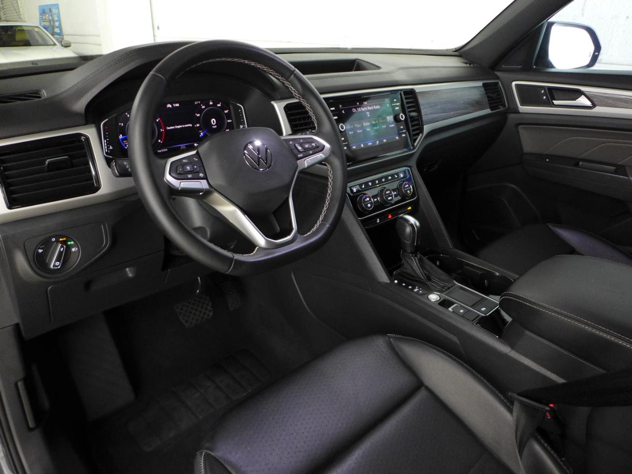 2022 Volkswagen Atlas Cross Sport SE w/Tech - Photo 13
