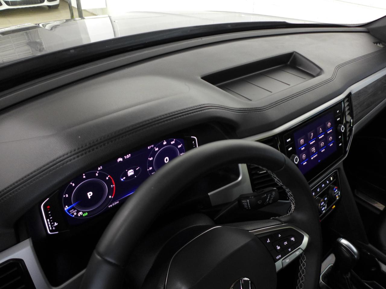 2022 Volkswagen Atlas Cross Sport SE w/Tech - Photo 18