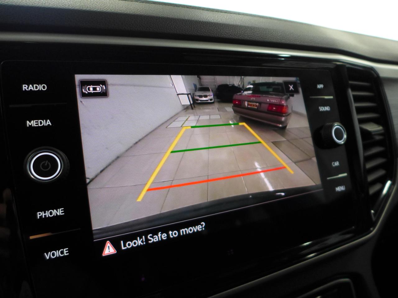 2022 Volkswagen Atlas Cross Sport SE w/Tech - Photo 22
