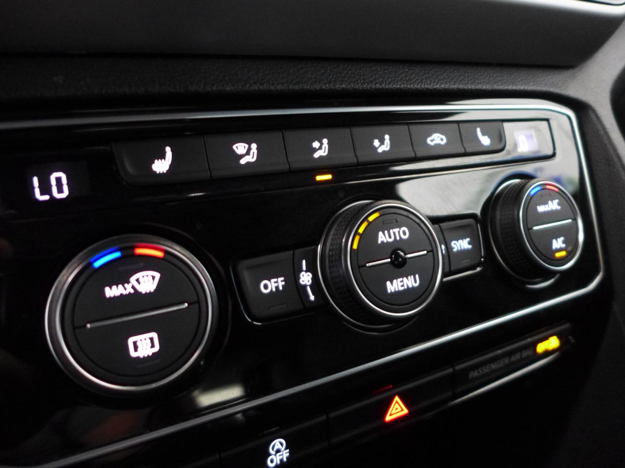2022 Volkswagen Atlas Cross Sport SE w/Tech - Photo 35