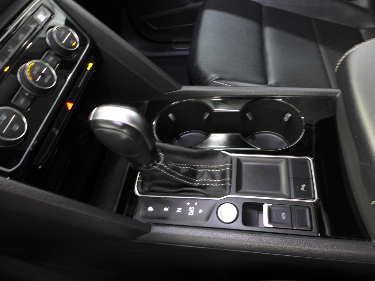 2022 Volkswagen Atlas Cross Sport SE w/Tech - Photo 36