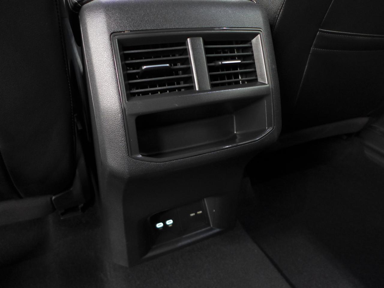 2022 Volkswagen Atlas Cross Sport SE w/Tech - Photo 52