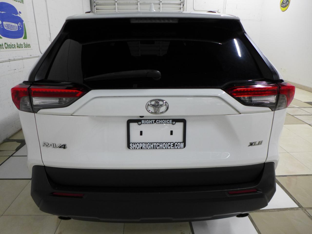 Toyota RAV4 XLE 2021