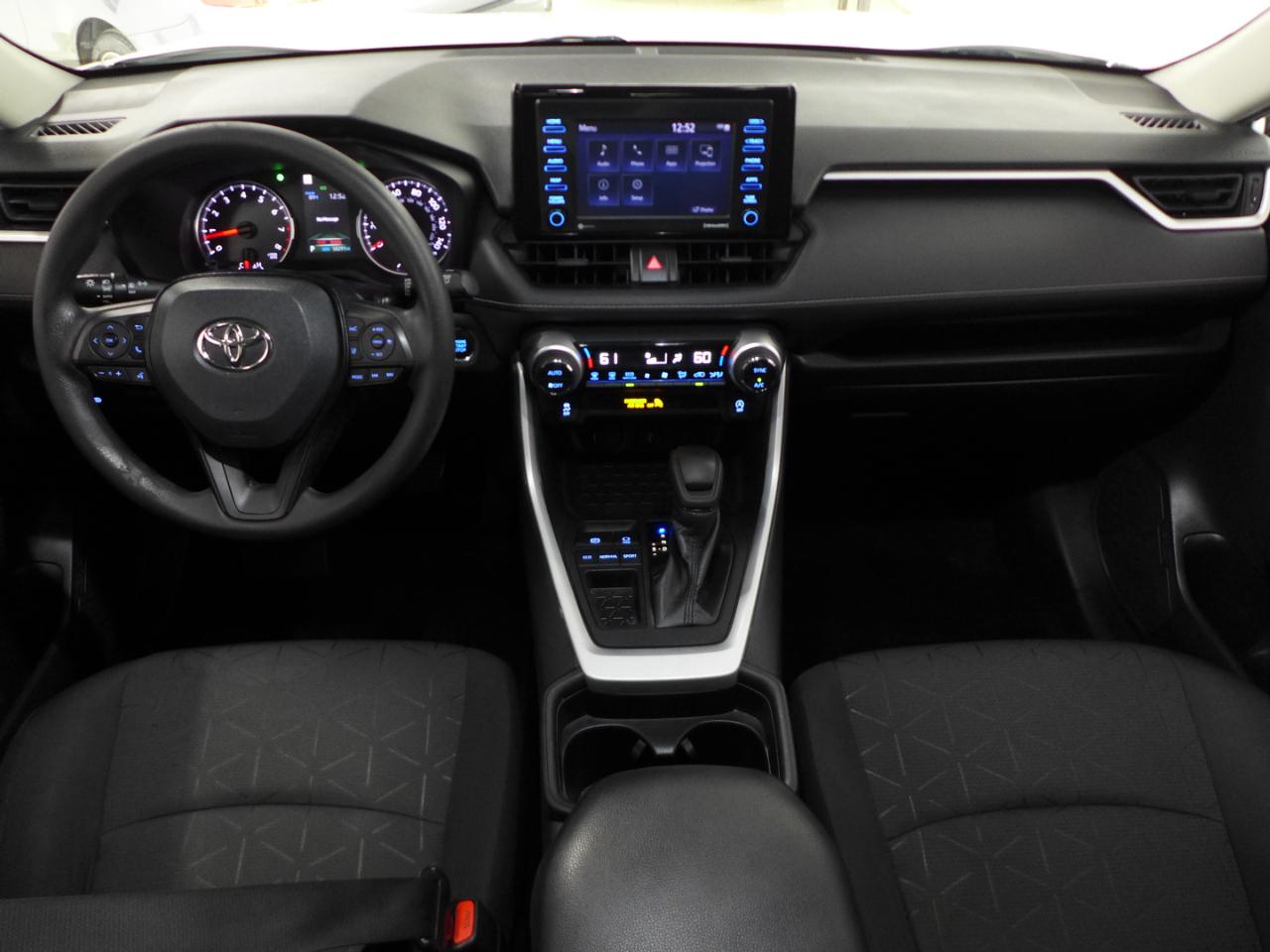 Toyota RAV4 XLE 2021