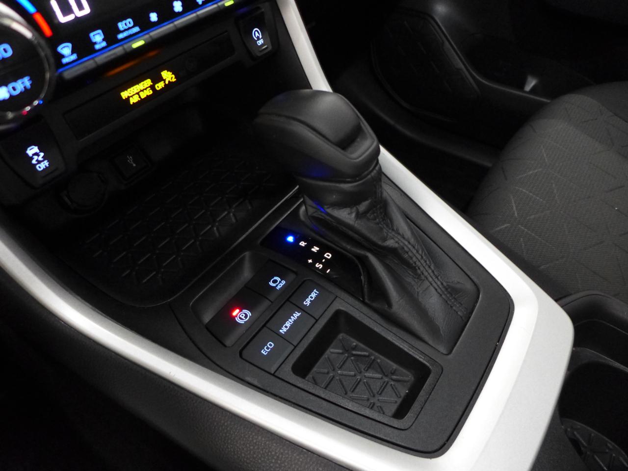 Toyota RAV4 XLE 2021