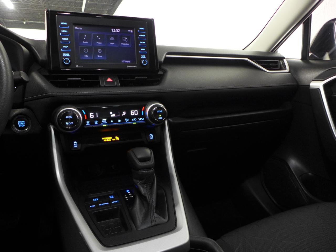 Toyota RAV4 XLE 2021