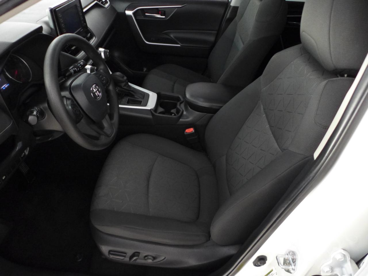 Toyota RAV4 XLE 2021