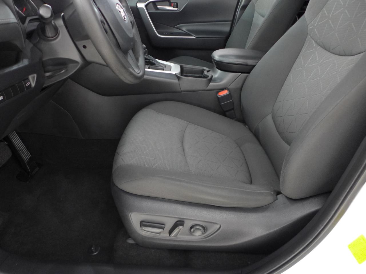 Toyota RAV4 XLE 2021