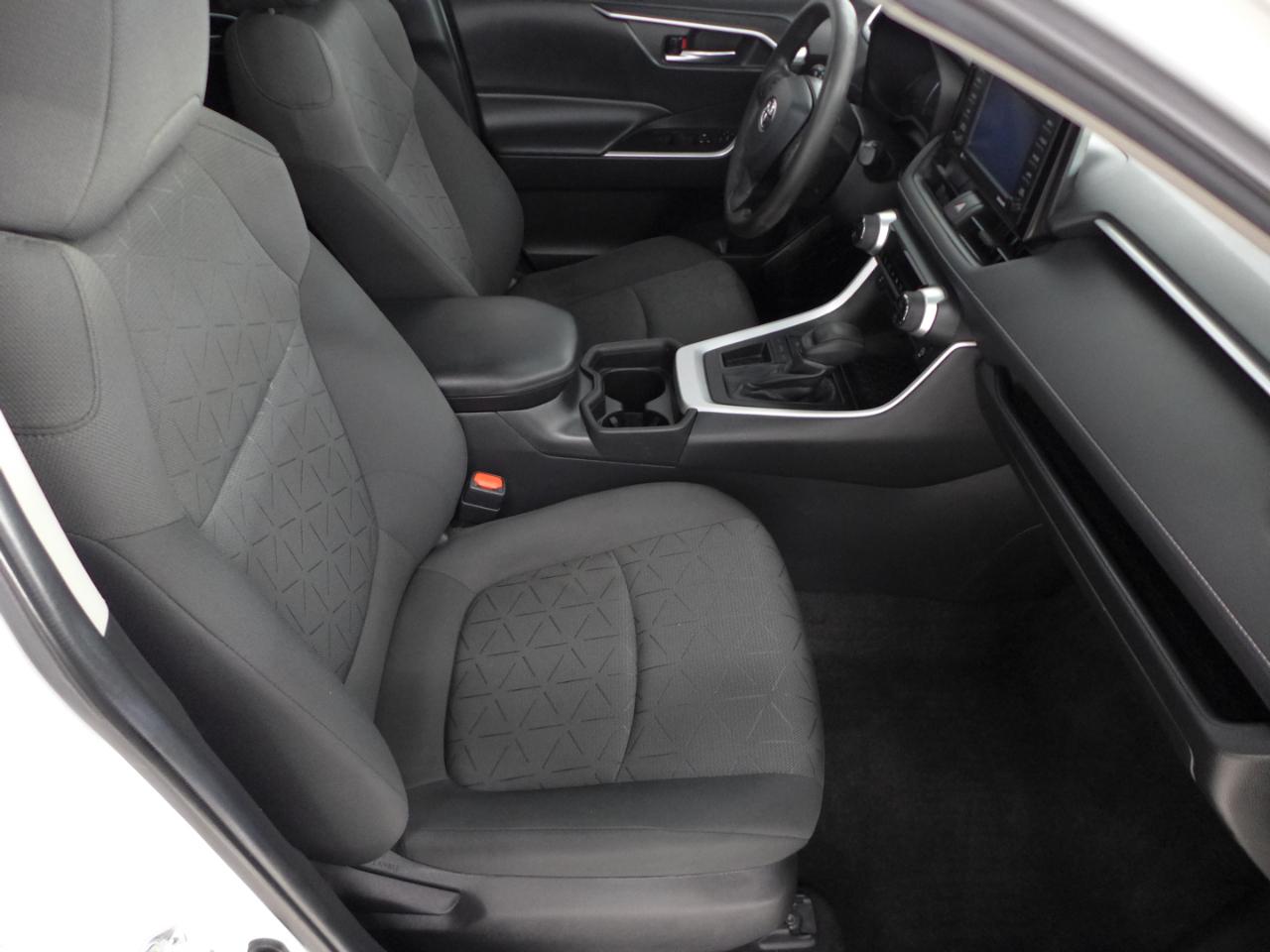 Toyota RAV4 XLE 2021