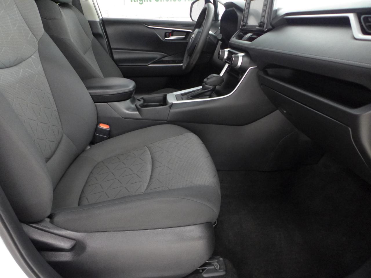 Toyota RAV4 XLE 2021