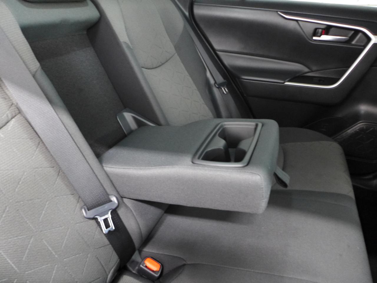 Toyota RAV4 XLE 2021