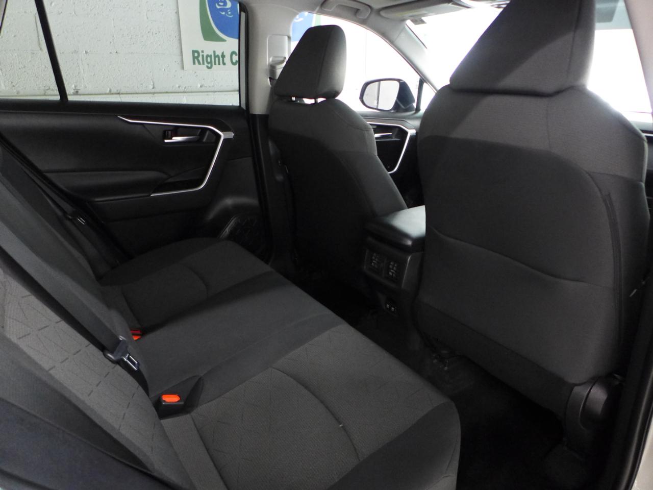 Toyota RAV4 XLE 2021