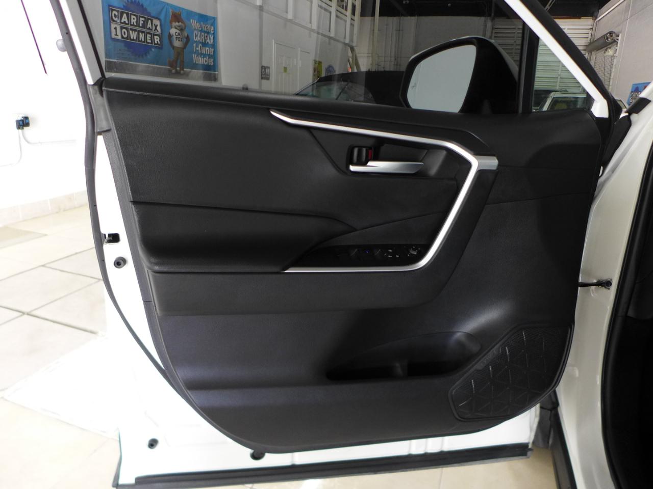 Toyota RAV4 XLE 2021