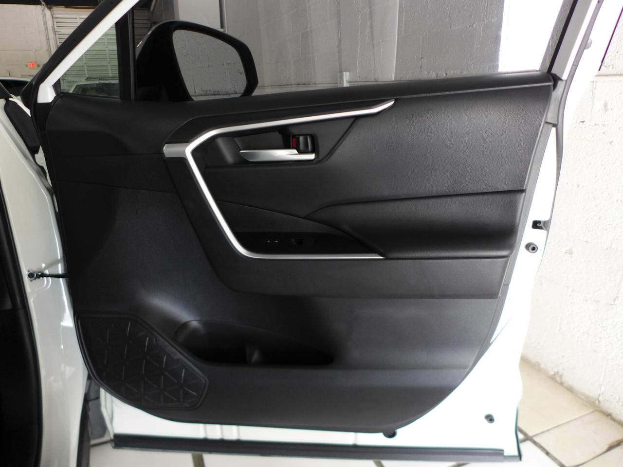 Toyota RAV4 XLE 2021