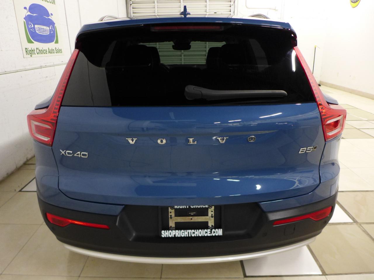 2023 Volvo XC40 Ultimate - Photo 11