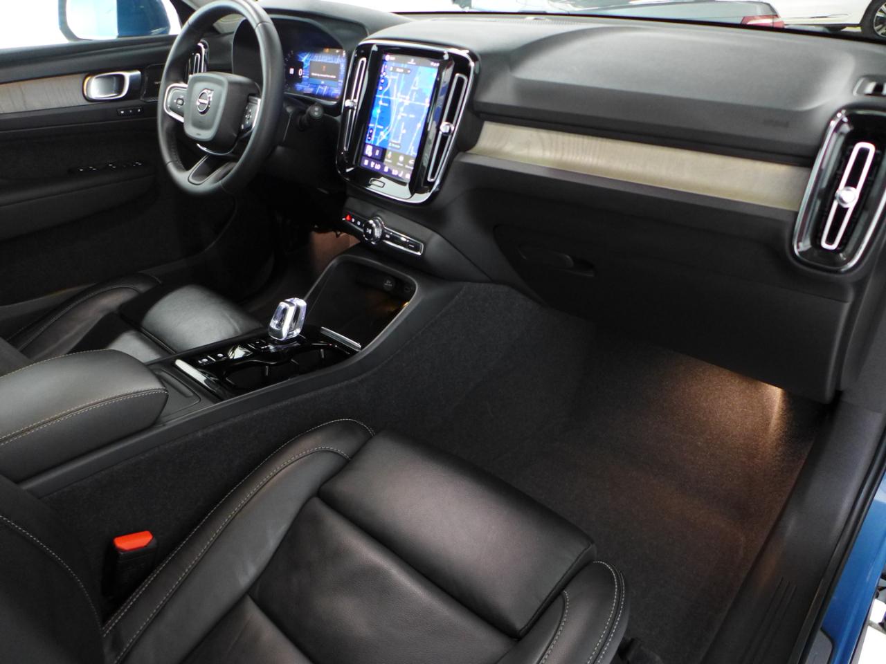 2023 Volvo XC40 Ultimate - Photo 13