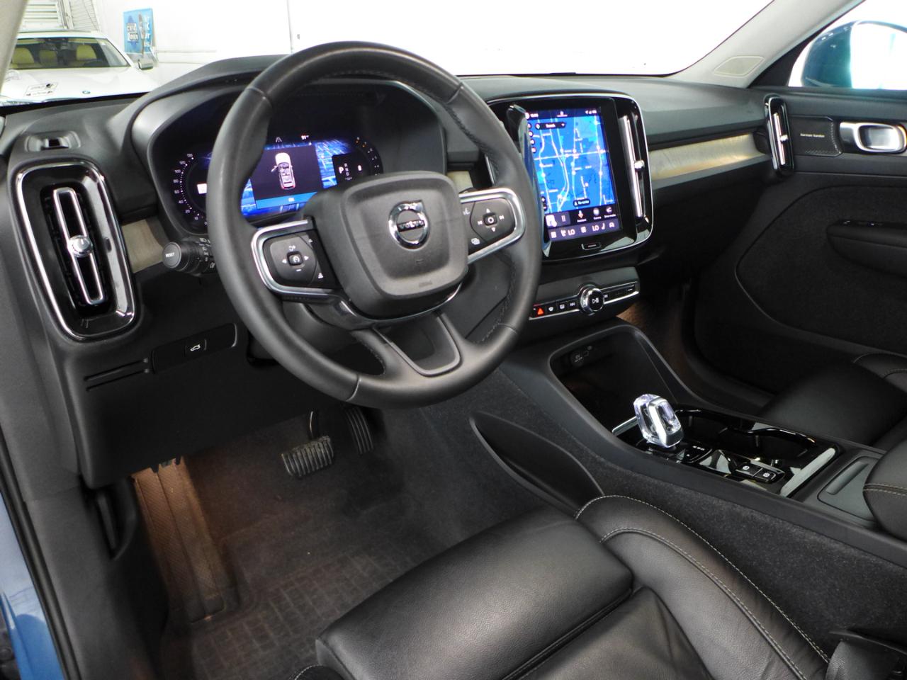 2023 Volvo XC40 Ultimate - Photo 14