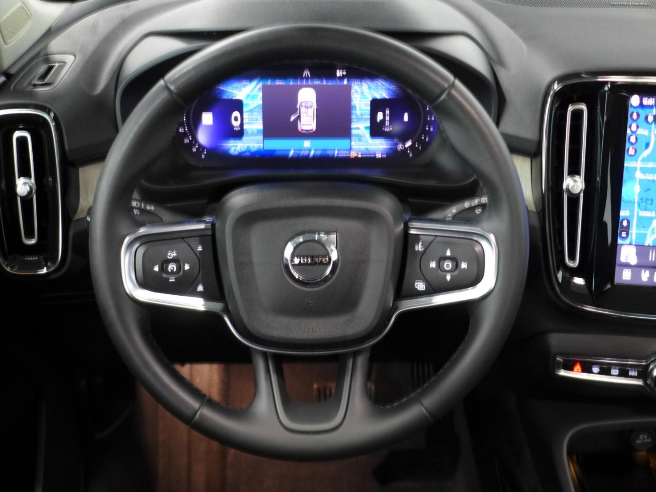 2023 Volvo XC40 Ultimate - Photo 16
