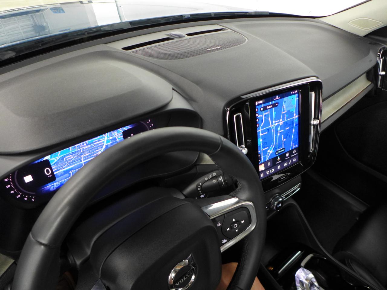 2023 Volvo XC40 Ultimate - Photo 18